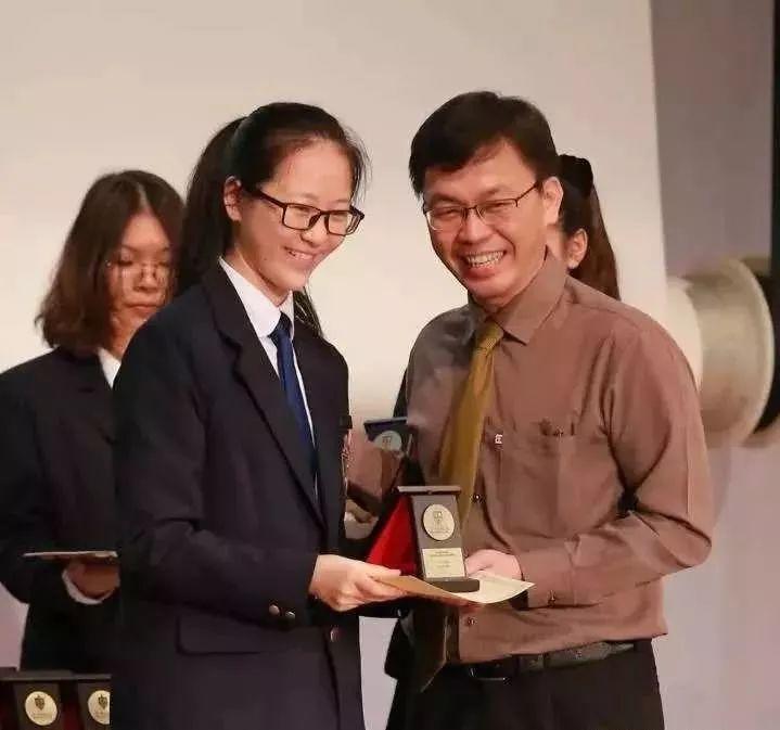 一条进入世界名校的新途径 - 新加坡AEIS考试